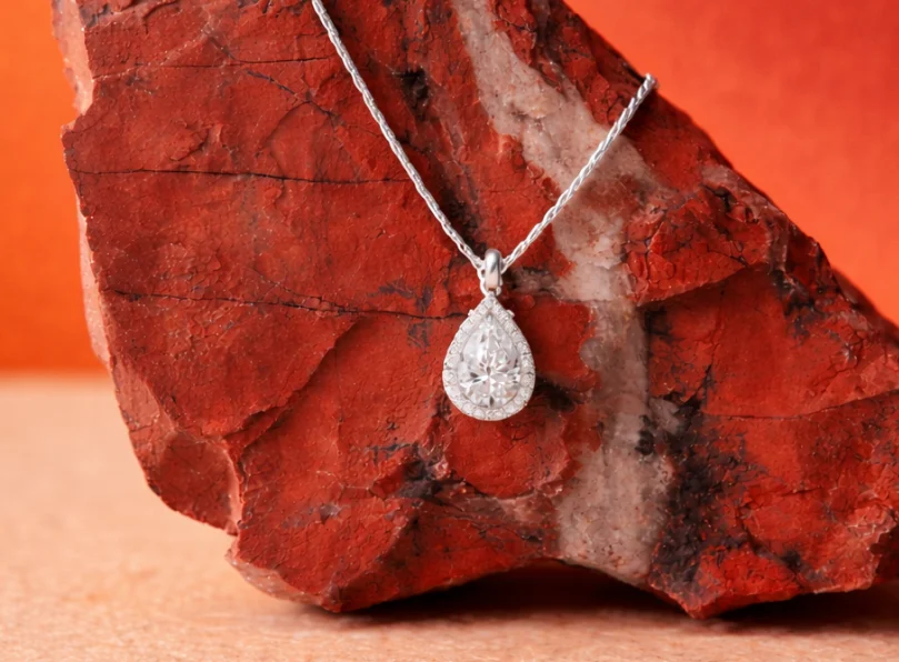 Velmira Fine Jewelry Craftsmanship New York Modern fine jewelry craftsmanship by Velmira in New York